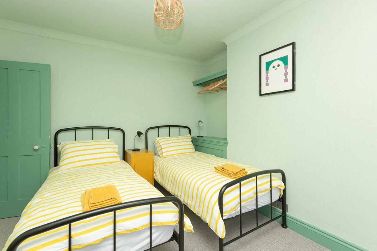 Apartamento Funky Flat In Margate'S Westbrook Bay Exterior foto