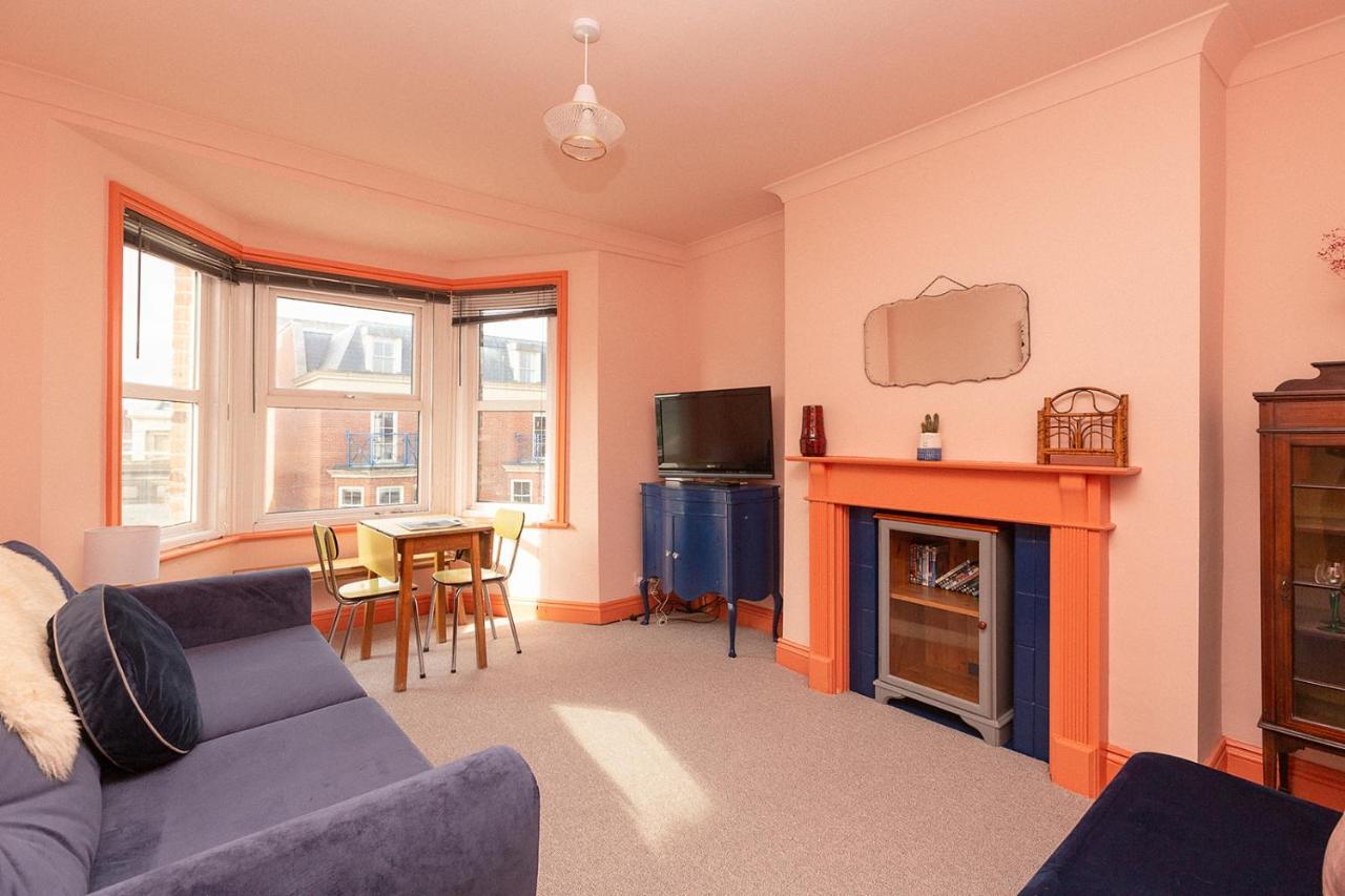 Apartamento Funky Flat In Margate'S Westbrook Bay Exterior foto