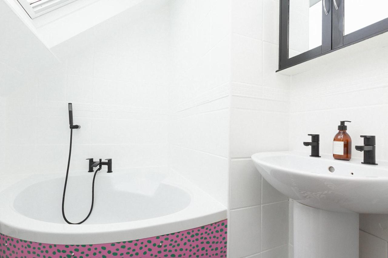 Apartamento Funky Flat In Margate'S Westbrook Bay Exterior foto